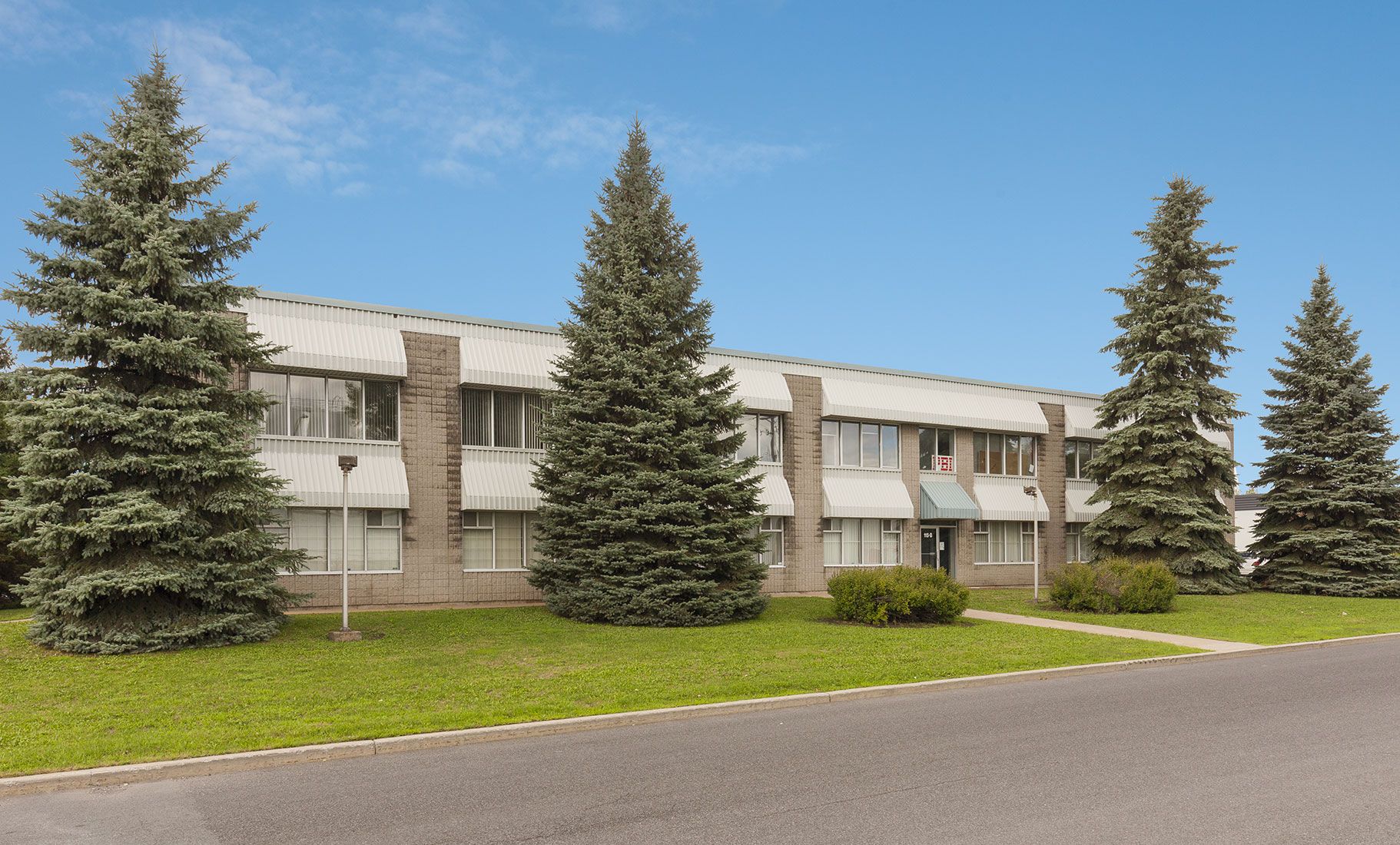 Location d'espace industriel 115, rue de Vaudreuil Local B1 Cominar